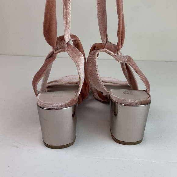 Kenneth Cole Reaction, velvet ankle tie sandals with silver mirrored block heels - Picture 5 of 8